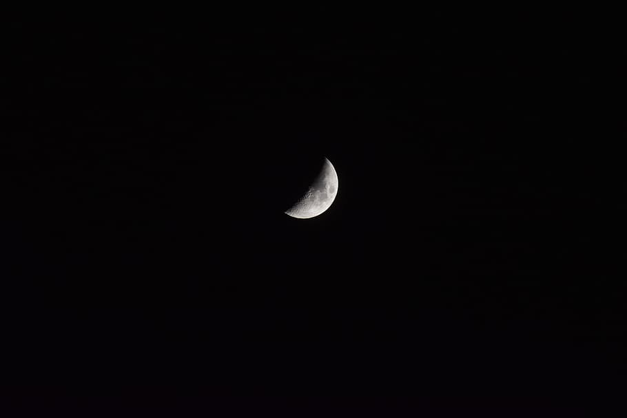 moon, half moon, dark, sky, astronomy, space, night, copy space HD wallpaper