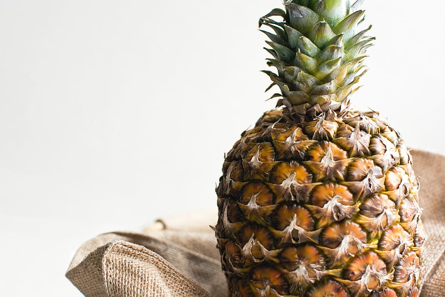Pineapple home alone, white background, fruit, food, freshness HD wallpaper