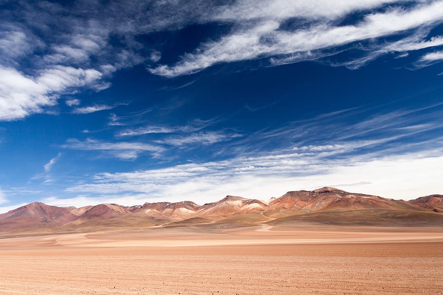Shades of sand, sand dune near mountain range under cumulus cloud HD wallpaper