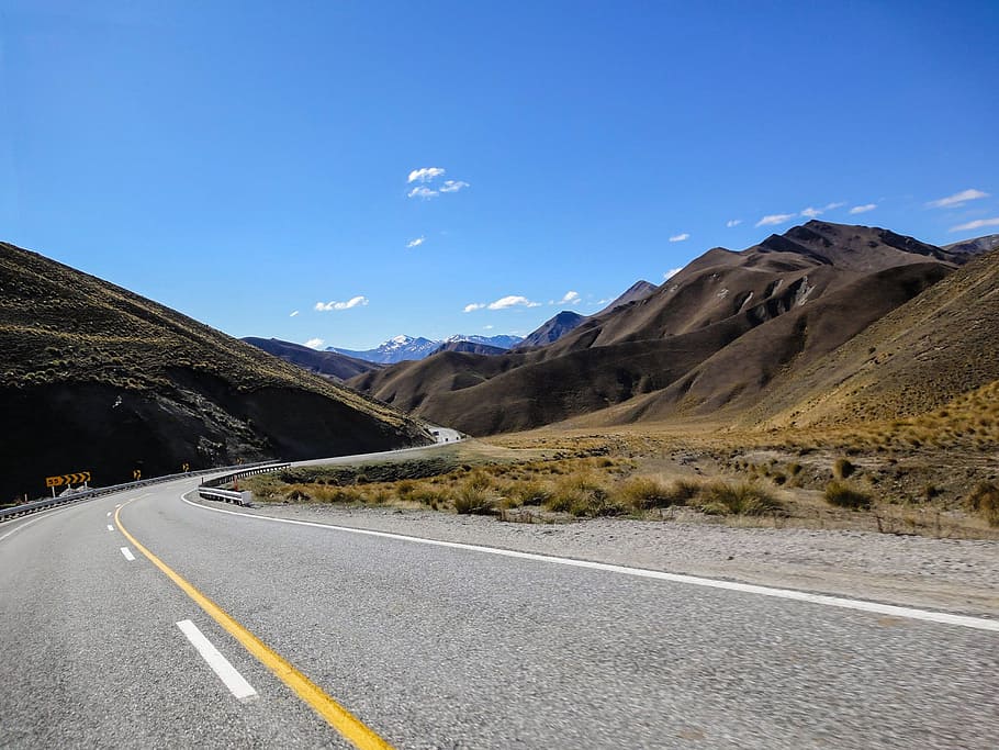 empty road in middle of mountain terrain, new zealand, mountains, HD wallpaper