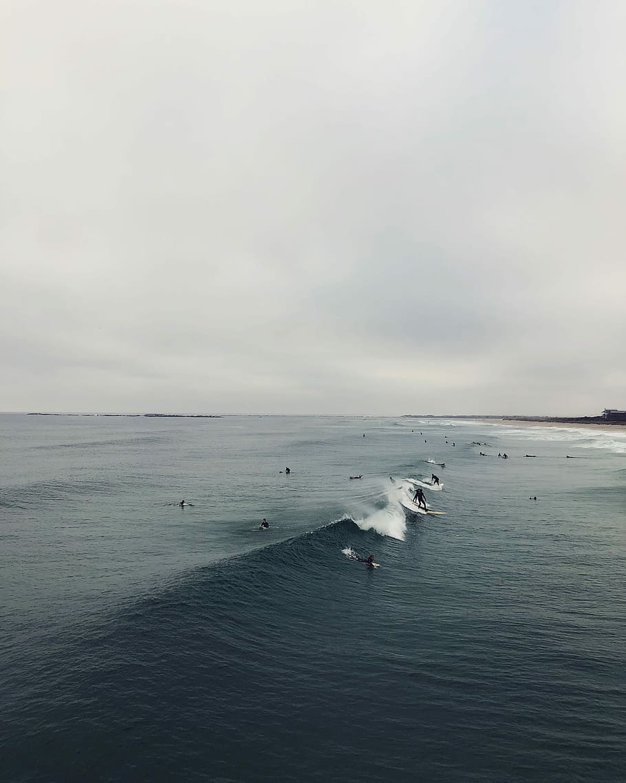 wave of water photography, people surfing on ocean wave, sea HD wallpaper