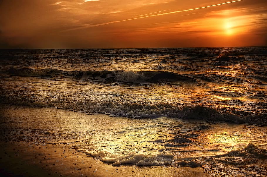 beach and sea waves during sunset, romance, twilight, summer HD wallpaper