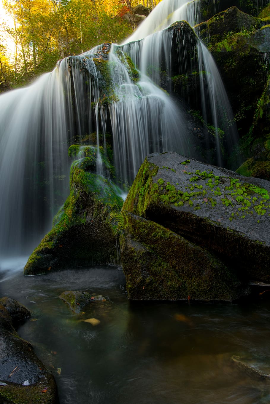 timelapse photography of waterfalls over mossy rock, waterfalls near trees at daytime, HD wallpaper