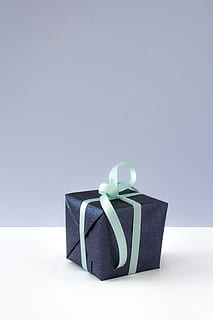 Blue Gift Box With Blue Ribbon, container, lace, packaging, paper HD wallpaper