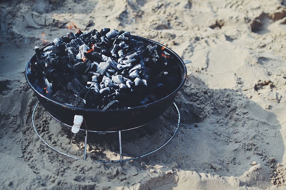 black fire pit on sand, black fire pit on brown soil, bbq, beach HD wallpaper