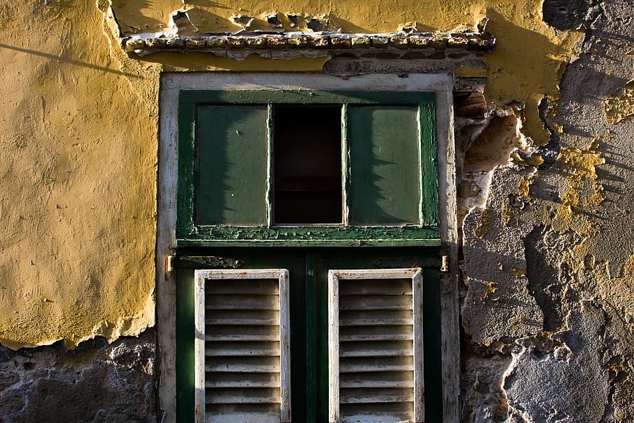 window, old, wall, decay, abandoned, pained, flaking, building HD wallpaper