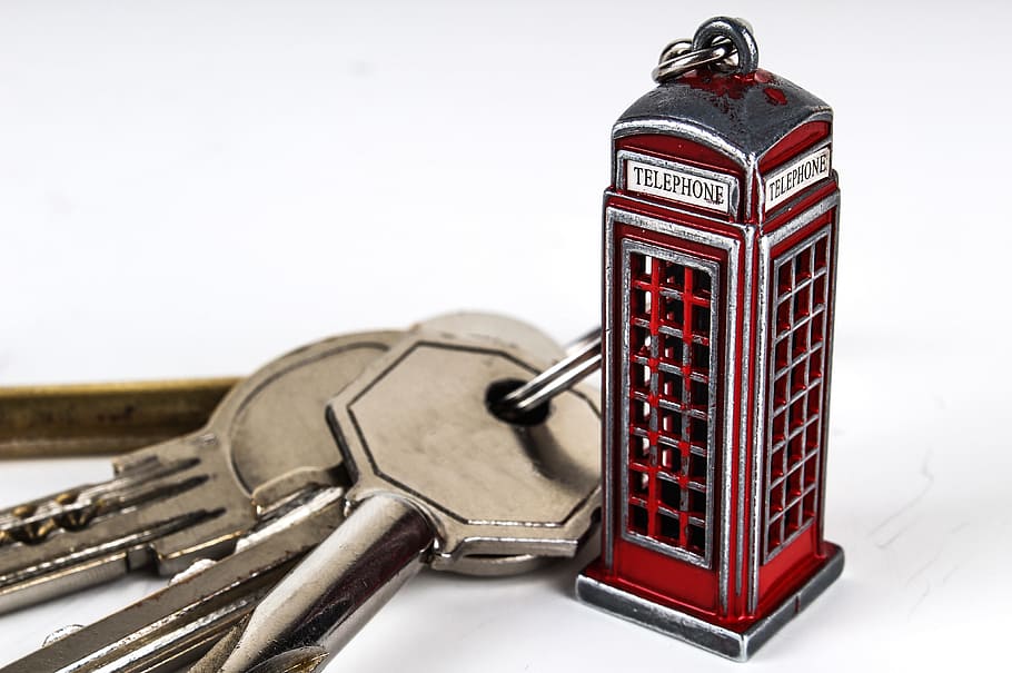 Key, Keychain, Metal, Wood, Dice, gift, old-fashioned, red HD wallpaper