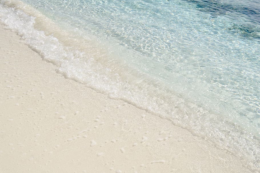 photo of body of water during daytime, waves, sea, beach, sand HD wallpaper