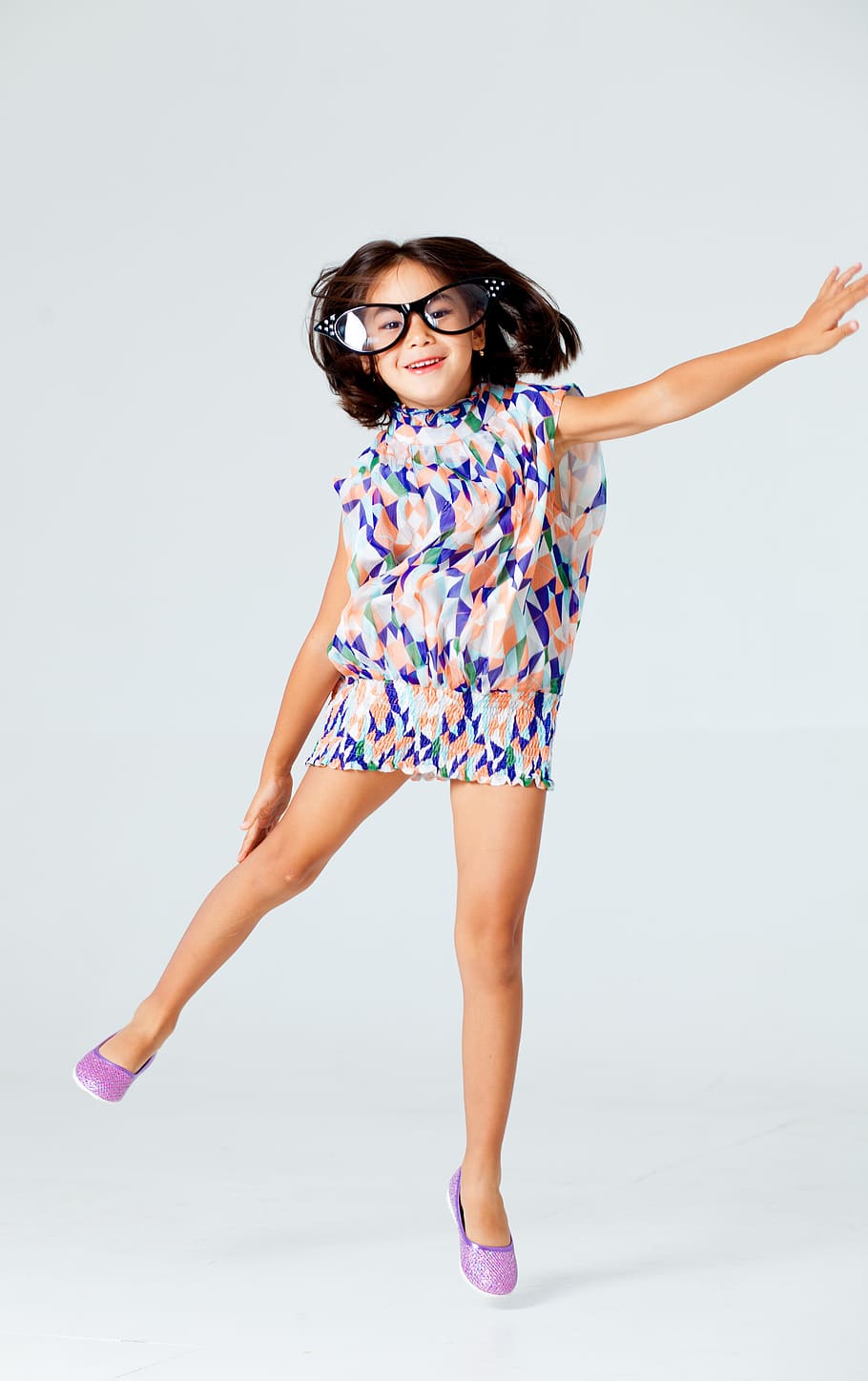 girl, model, young, nice, cute, lovely, beauty, charm, glasses HD wallpaper