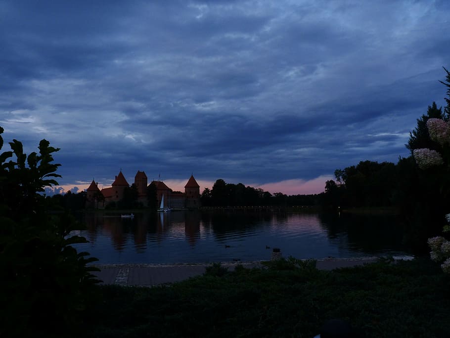 trakai, lithuania, castle lake, water, sky, cloud - sky, plant HD wallpaper