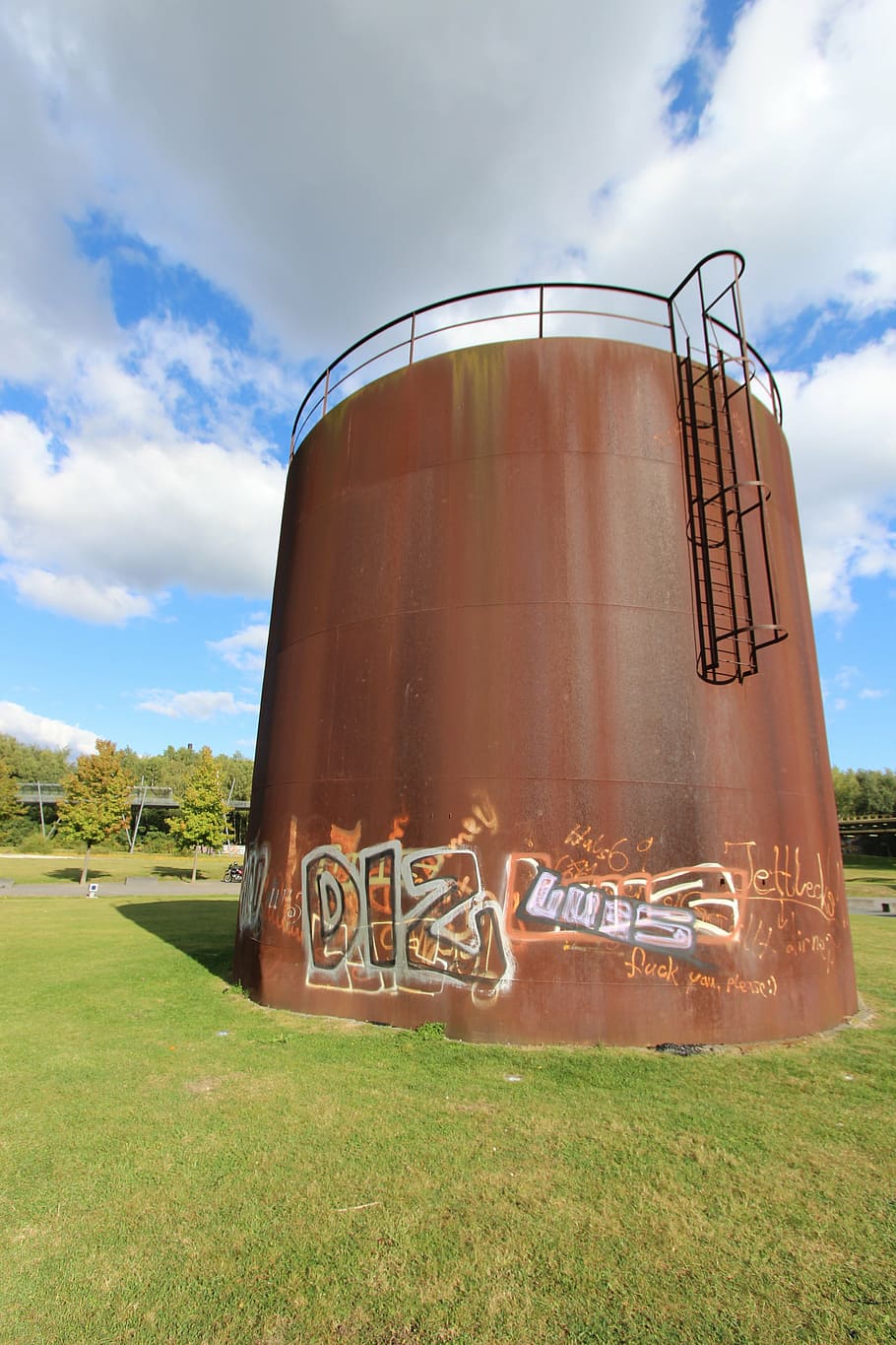 water tower, rusty, grafitti, building, historically, architecture HD wallpaper
