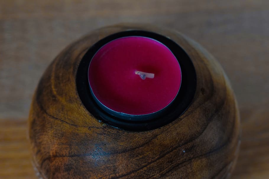 candle, dynamic, red, close-up, indoors, focus on foreground HD wallpaper