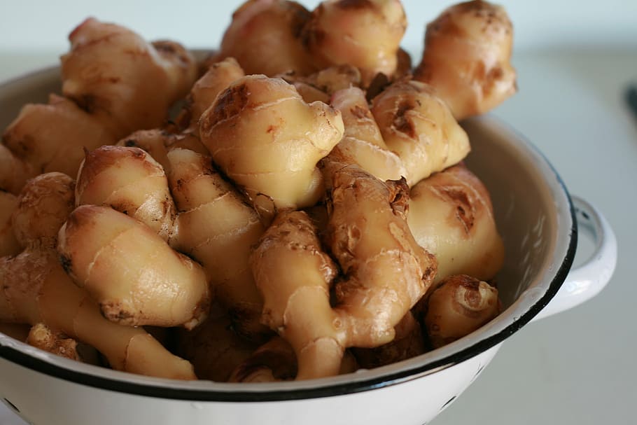 ginger on strainer, vegetables, food, food and drink, freshness HD wallpaper