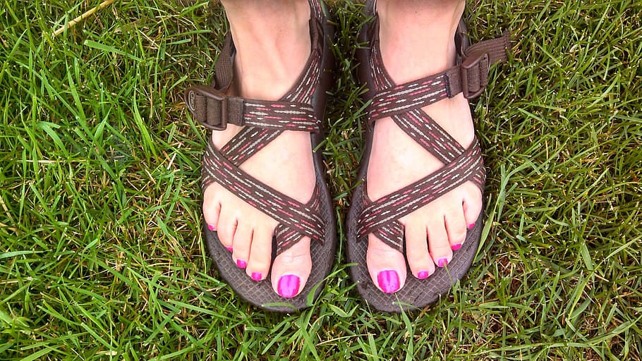 person on grass field, nail polish, nails, pink, feet, toes, sandals, HD wallpaper