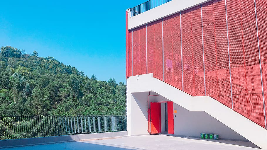 red and white concrete building during daytime, architecture HD wallpaper