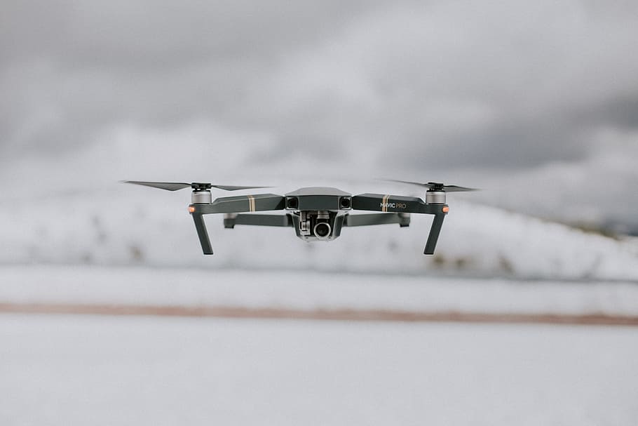 closeup photo of gray quadcopter, turned on DJI Mavic Pro, black HD wallpaper