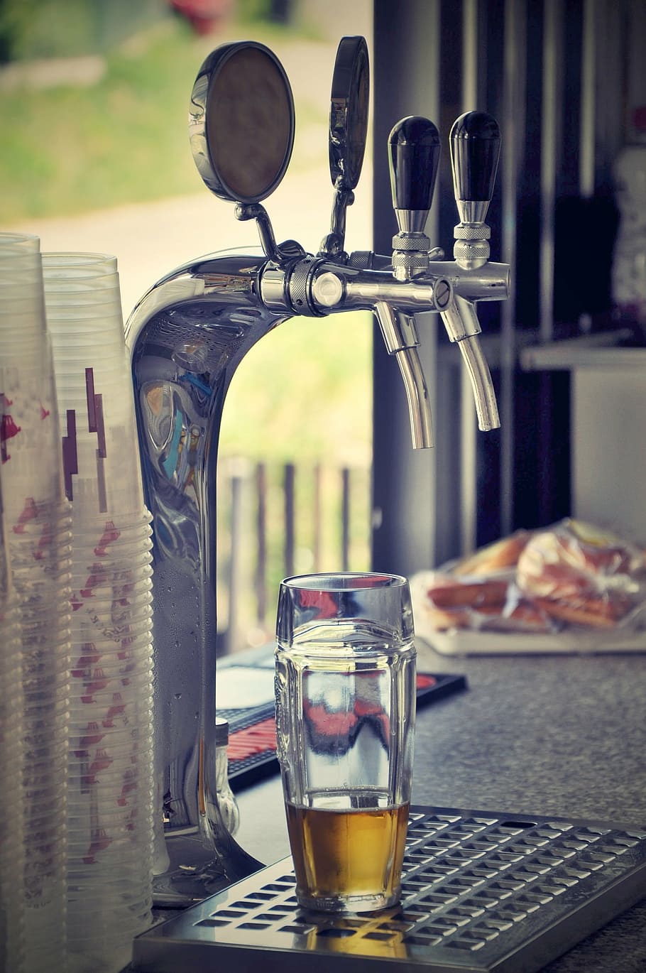 beer, tap, pub, bar, faucet, lager, drink, glass, alcohol, draft