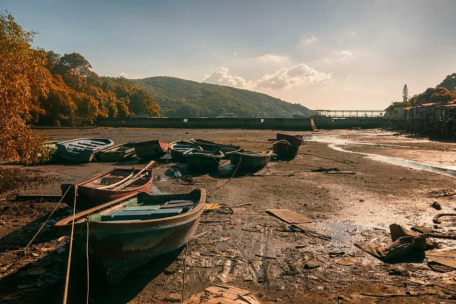 parked wooden boat on brown sand at daytime, boats, beside HD wallpaper