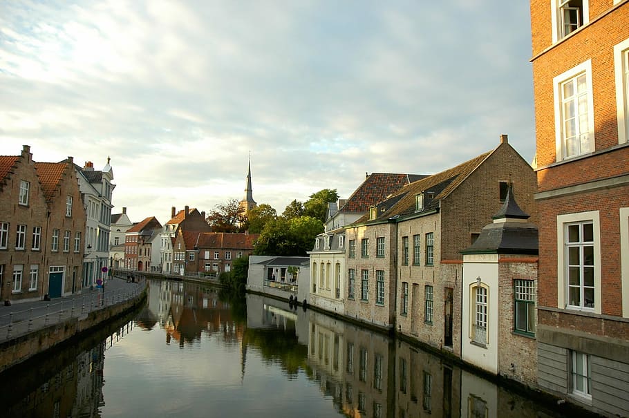 the head, home, river, architecture, canal, europe, history HD wallpaper