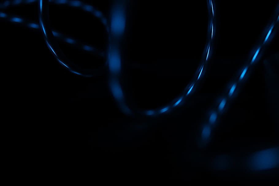 A dim shot of a glossy spiral against a dark background, untitled HD wallpaper