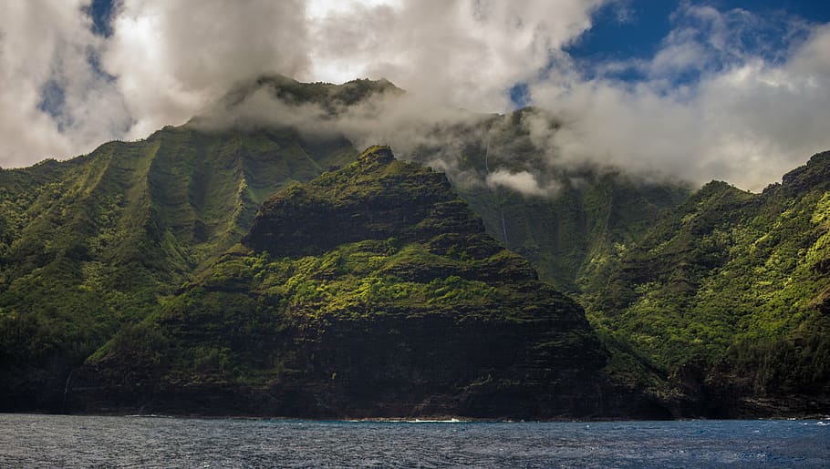 mountain near body of water panoramic photgraphy, hawaii, beach, HD wallpaper