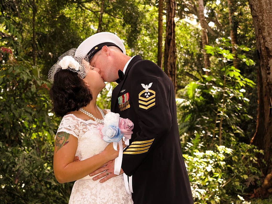hawaii, wedding, packages, tree, females, love, togetherness HD wallpaper