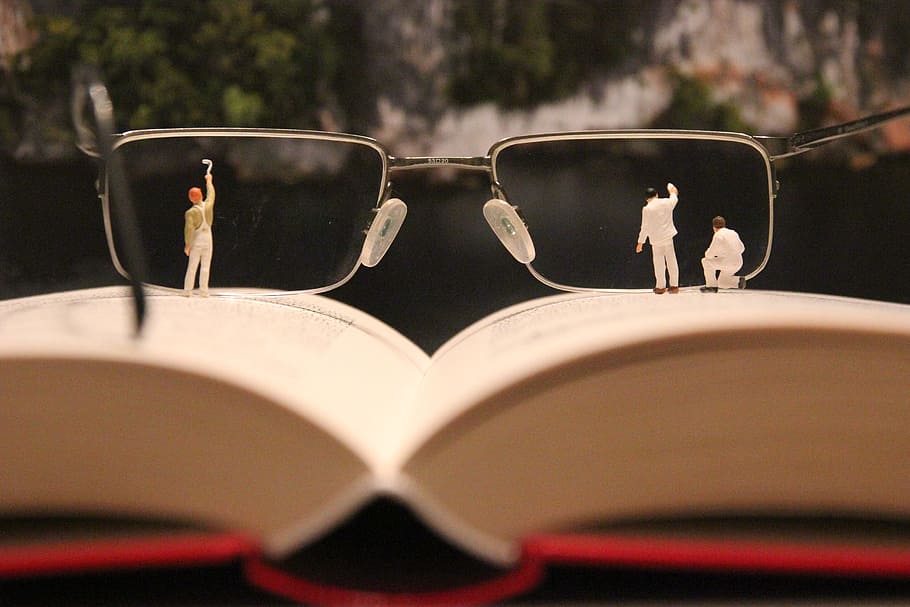 miniature figures, craftsmen, glasses, foresight, by looking, HD wallpaper