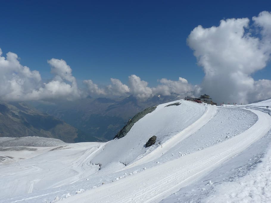 Швейцария снег сахара. Snow Summer Wall.