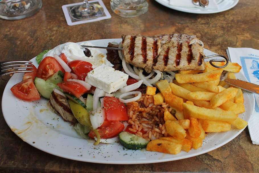 cooked meat and potato fries on ceramic plate, greek, mixed grill, HD wallpaper