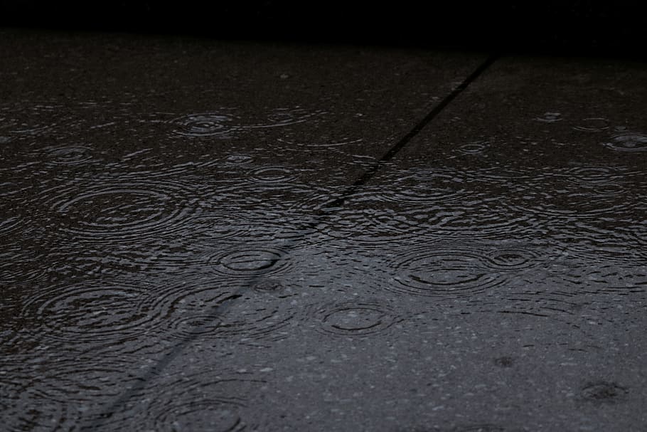 wet concrete roof, rain drops on black flooring, raindrop, water HD wallpaper