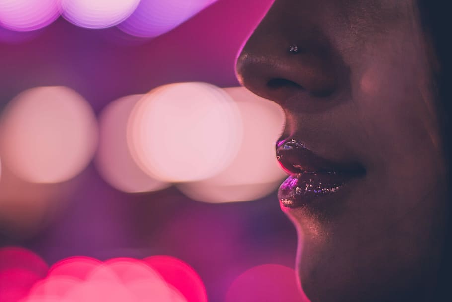 close photography of woman's mouth, face, portrait, female HD wallpaper