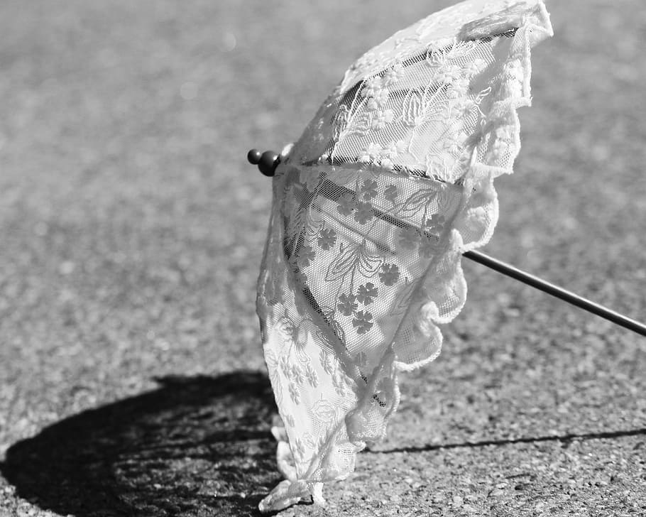 umbrella, sun, shadow, summer, protection, focus on foreground HD wallpaper