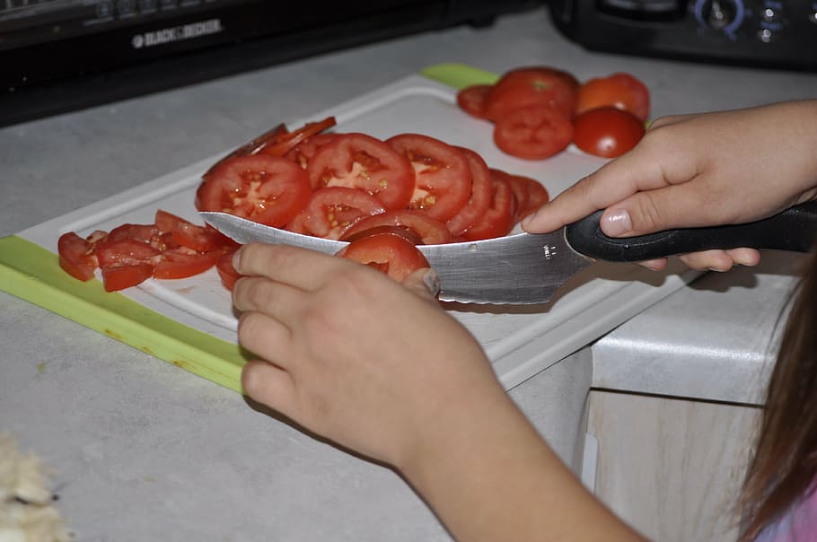 tomatoes, vegetable, cutting tomatoes, preparation, food, kitchen HD wallpaper