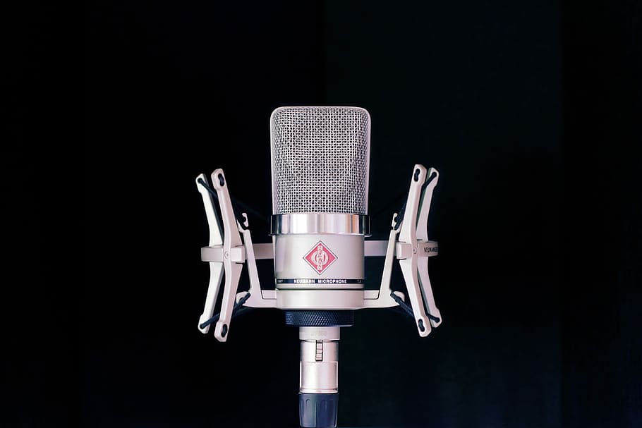 Neumann, photo of gray condenser microphone, neumann microphone