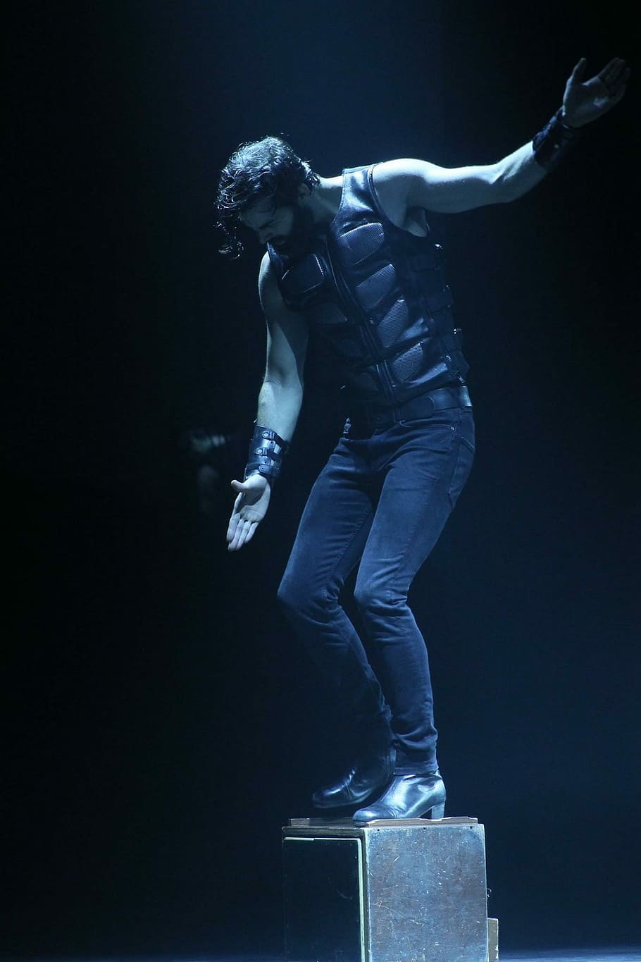 Dancer, Vivancos, Show, los vivancos, dark, full length, young adult HD wallpaper