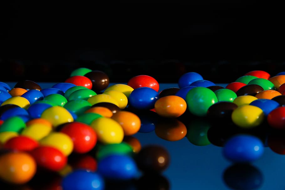 chocolate, candy, sweet, eat, colorful, dessert, delicious HD wallpaper