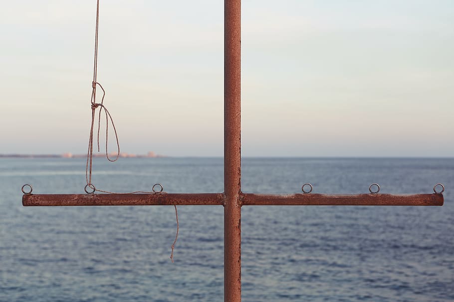 brown metal stand near body of water, close, photo, ship, sail HD wallpaper