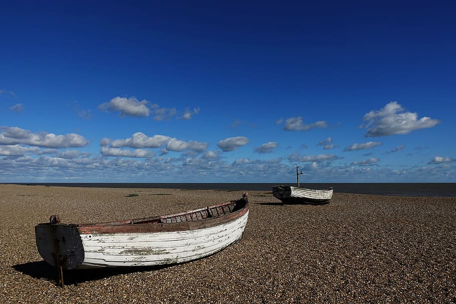 boat, beach, shingle, shore, fishing, old, abandoned, journey HD wallpaper