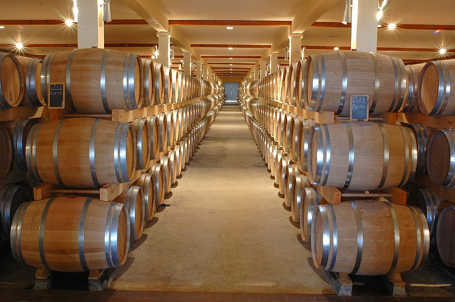 brown wooden barrel lot, winery, chai, cave, castle, white wine, HD wallpaper