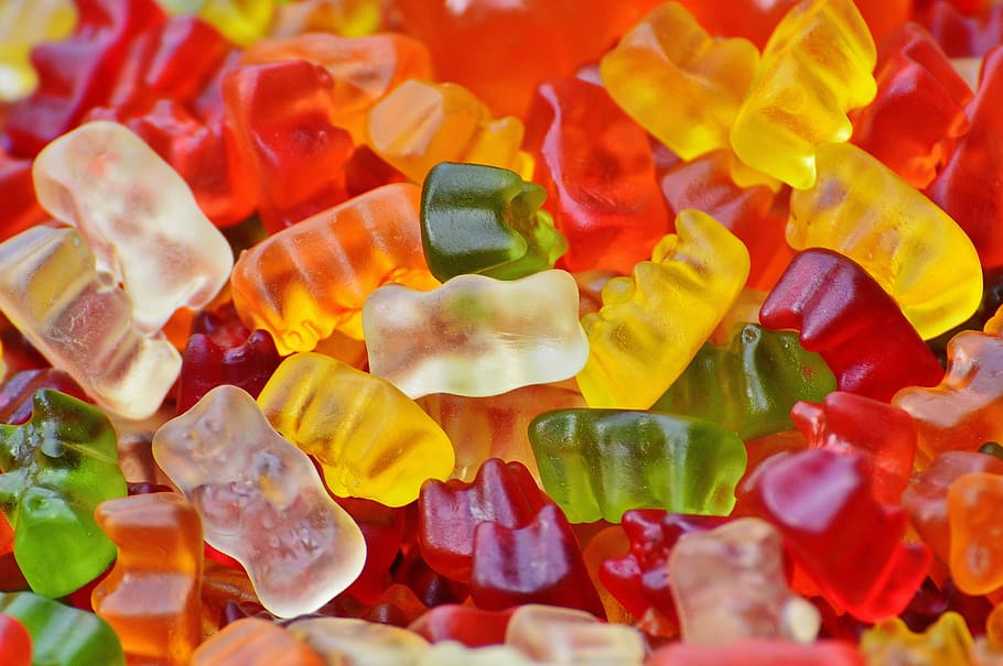 closeup photo of gummy bears, gummibärchen, fruit gums, delicious