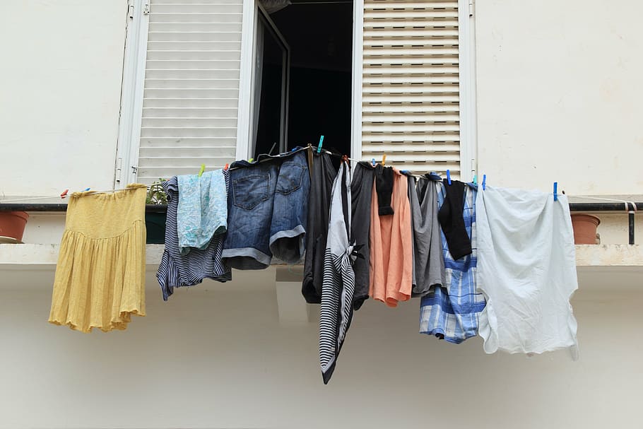 portugal-faro-buildings-washing.jpg