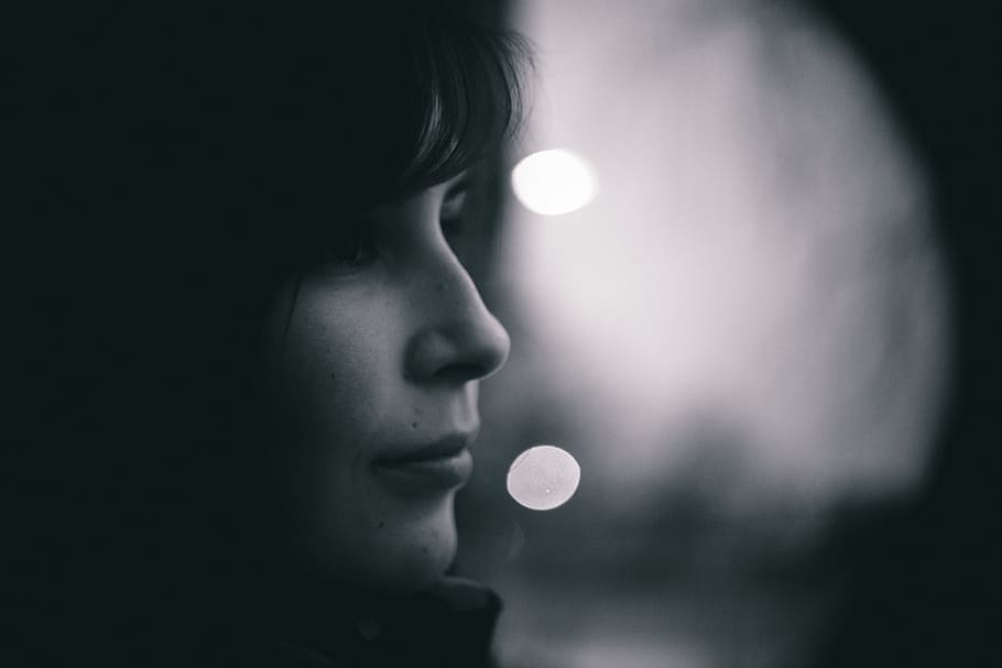grayscale photo of a girl, grayscale photography of woman's face HD wallpaper