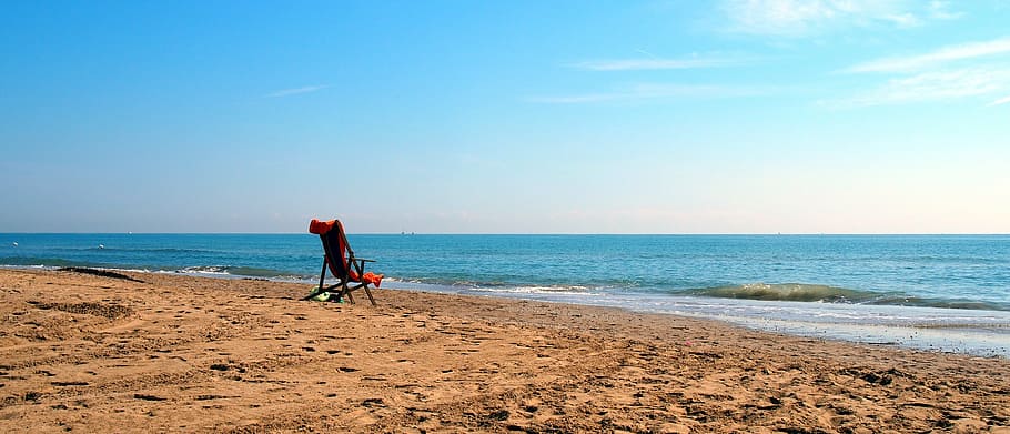 camping chair on beach shore, sky, sand, sea, silence, nature HD wallpaper