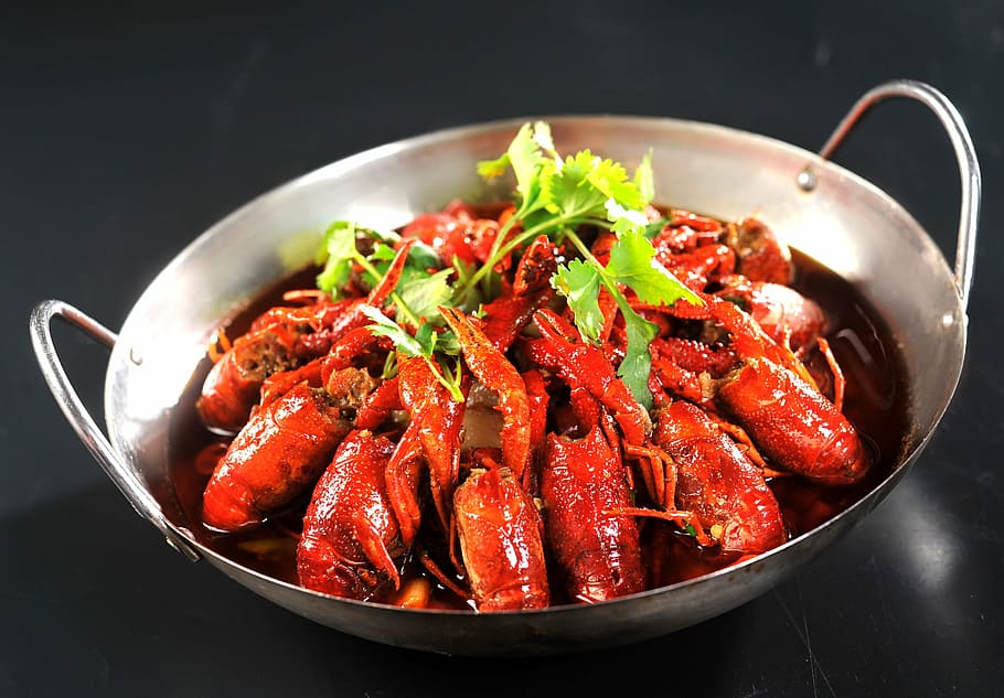 lobster dish in wok, crayfish, oil stew, food, gourmet, hunan, HD wallpaper