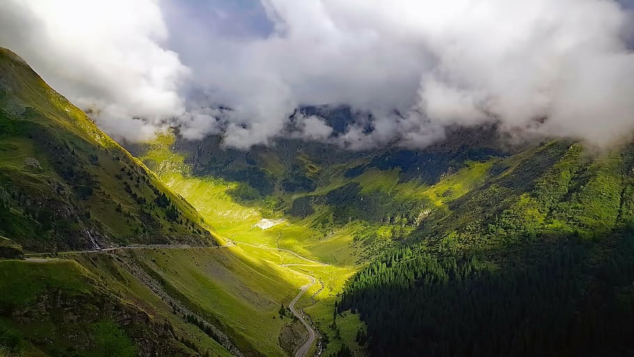 green mountain range under cloudy sky, romania, mountains, clouds HD wallpaper