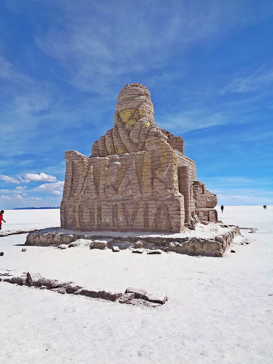 The Salar De Uyuni, The Dakar Rally, bolivia, monument, pus, salt desert, HD wallpaper