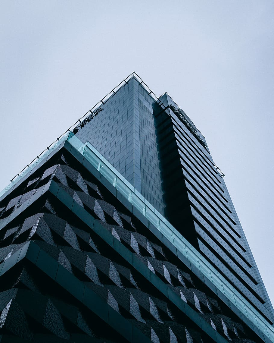 Double Tree Hotel, low-angle photography of black high-rise building HD wallpaper