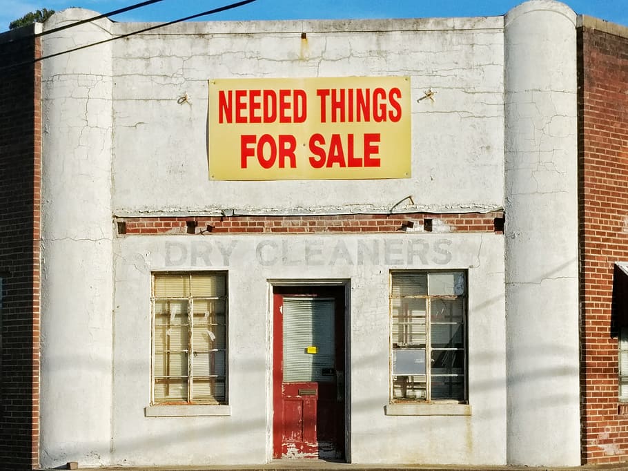 needed things for sale poster posted on white concrete establishment, yellow and red for sale signage HD wallpaper