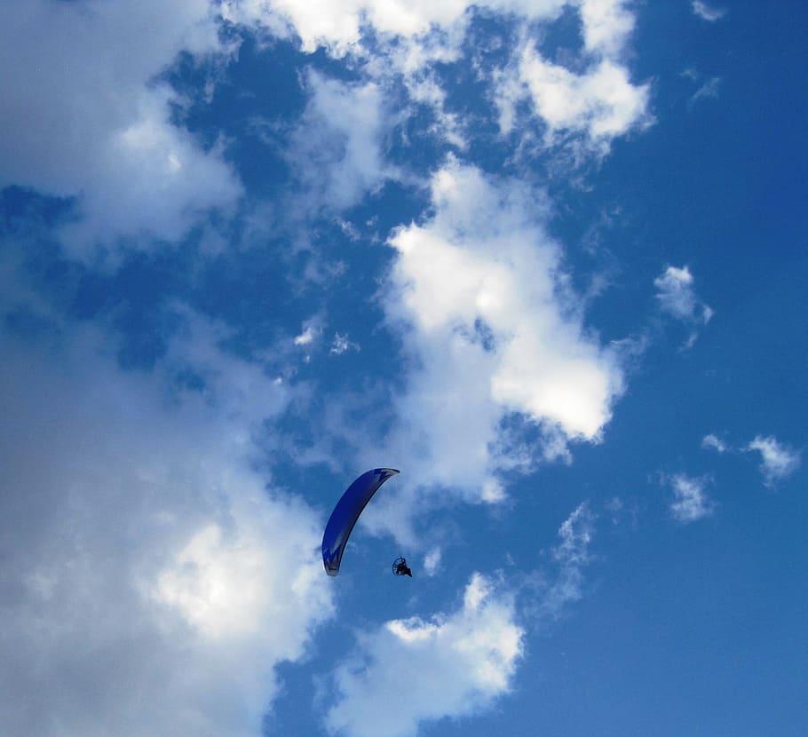 parachute, blue, drifting, blue sky, white clouds, open parachute HD wallpaper