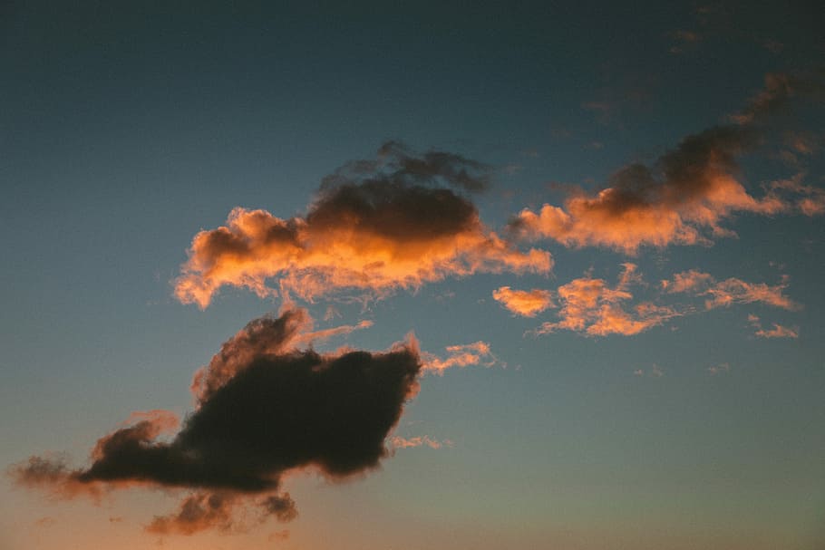 white clouds during daytime, black and white clouds under blue sky HD wallpaper